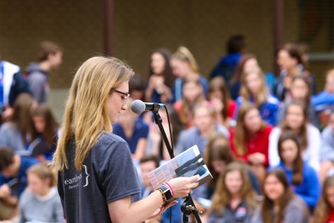 Music and poetry fill the air at Earthwinds Coffeehouse