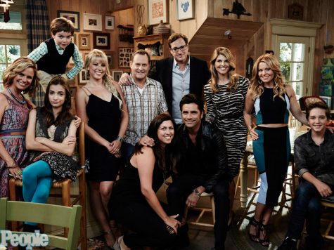 The cast of Fuller House (2016). 