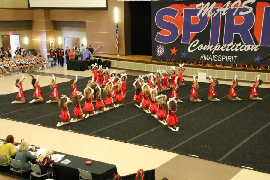 Cheerleaders, Pacers compete in MAIS event