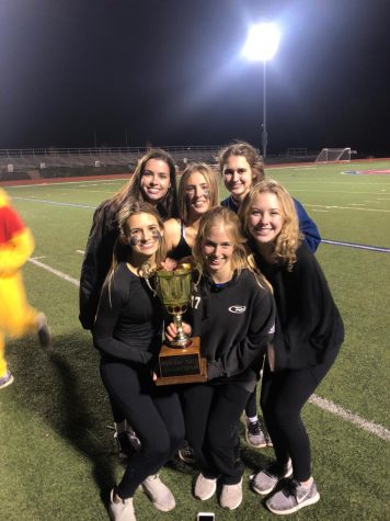 Junior girls emerge victorious in annual Powderpuff game