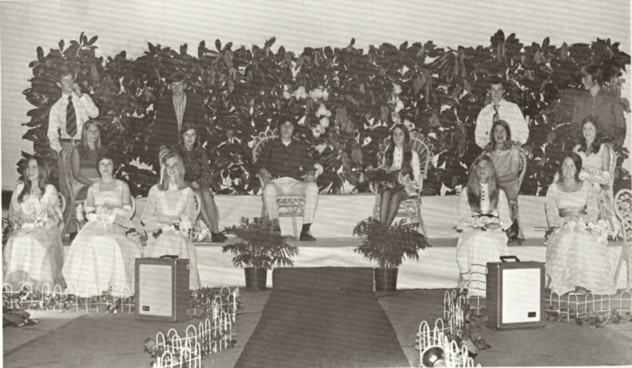 FROM THE ARCHIVES (Précis - 1971): Seniors Lauded at Précis Pageant