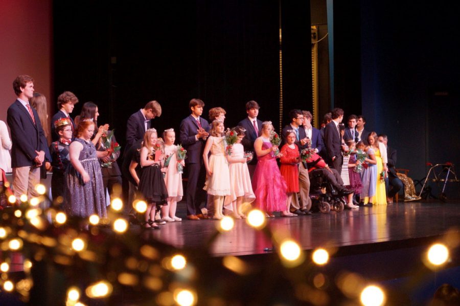 The participants line up to receive awards. 