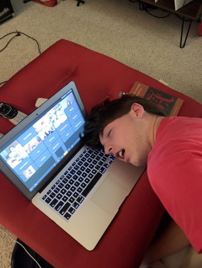 The plight of many students in the age of coronavirus: in front of a screen and falling asleep