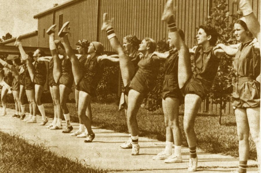 FROM THE ARCHIVES (Vol. VI, No. 1 - October 3, 1975): "Pacers prance in Patriot pride"